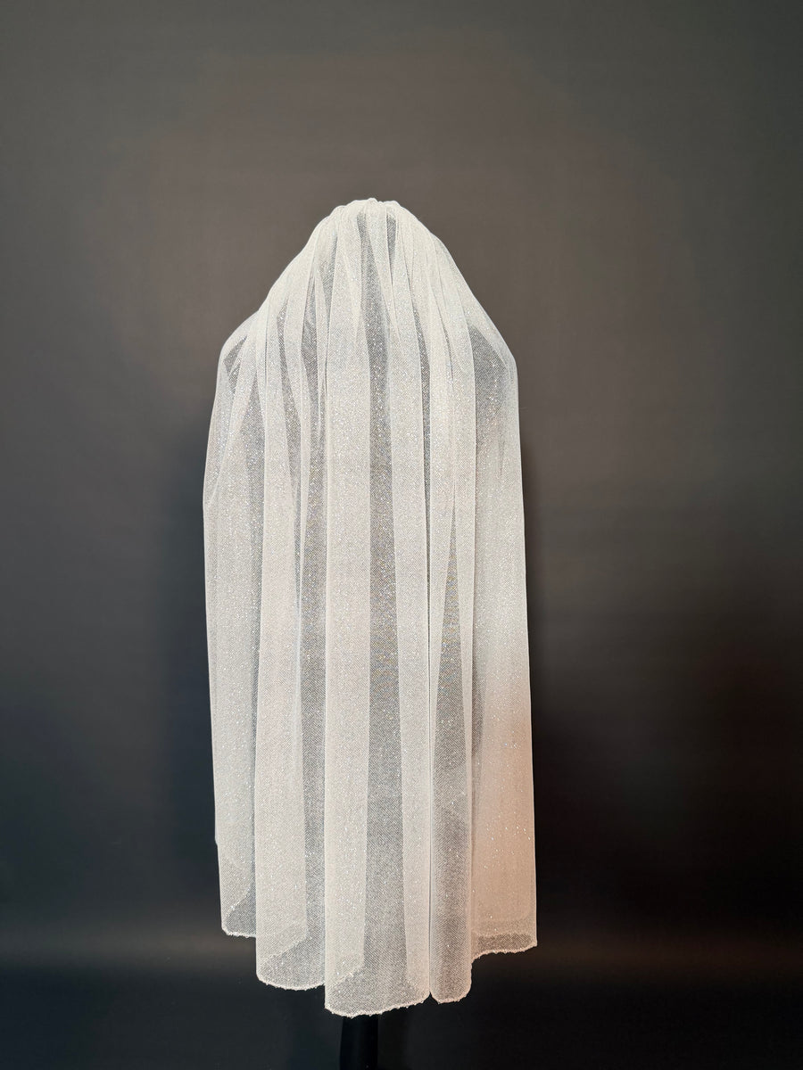 Crystal Edge Fingertip Veil