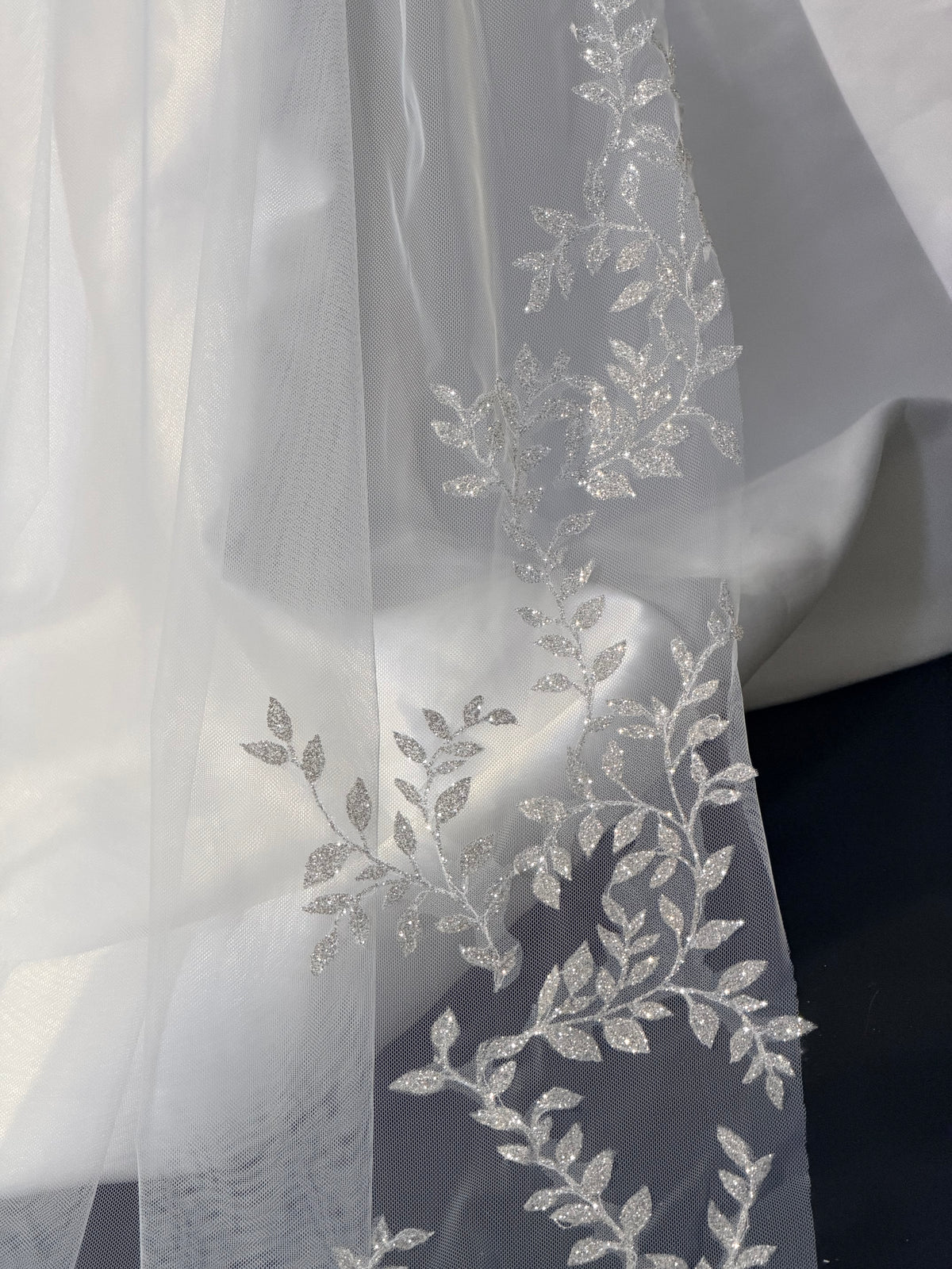 Sparkle Cathedral Veil — photograph 3 of 4