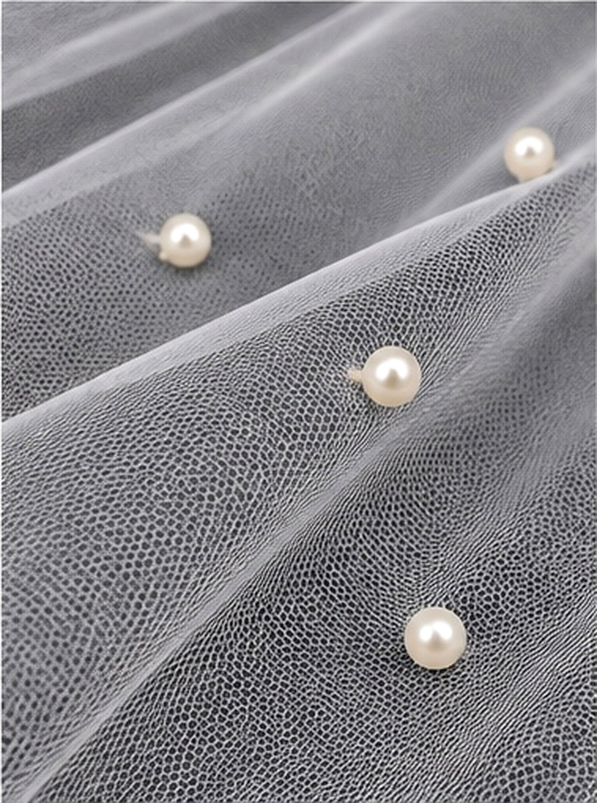 Light Veil with Pearls — photograph 4 of 5