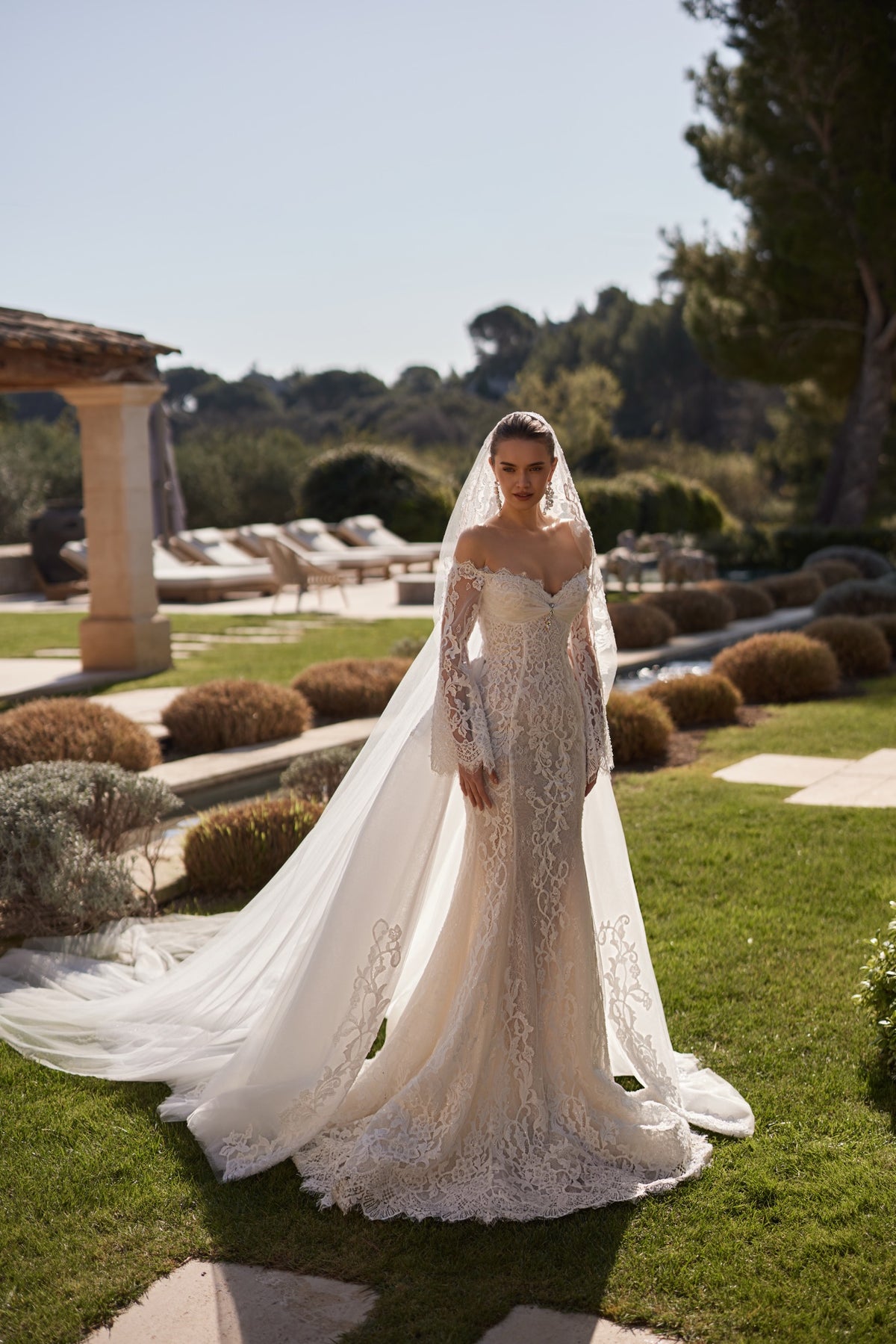 Tiana — photograph 3 of 5