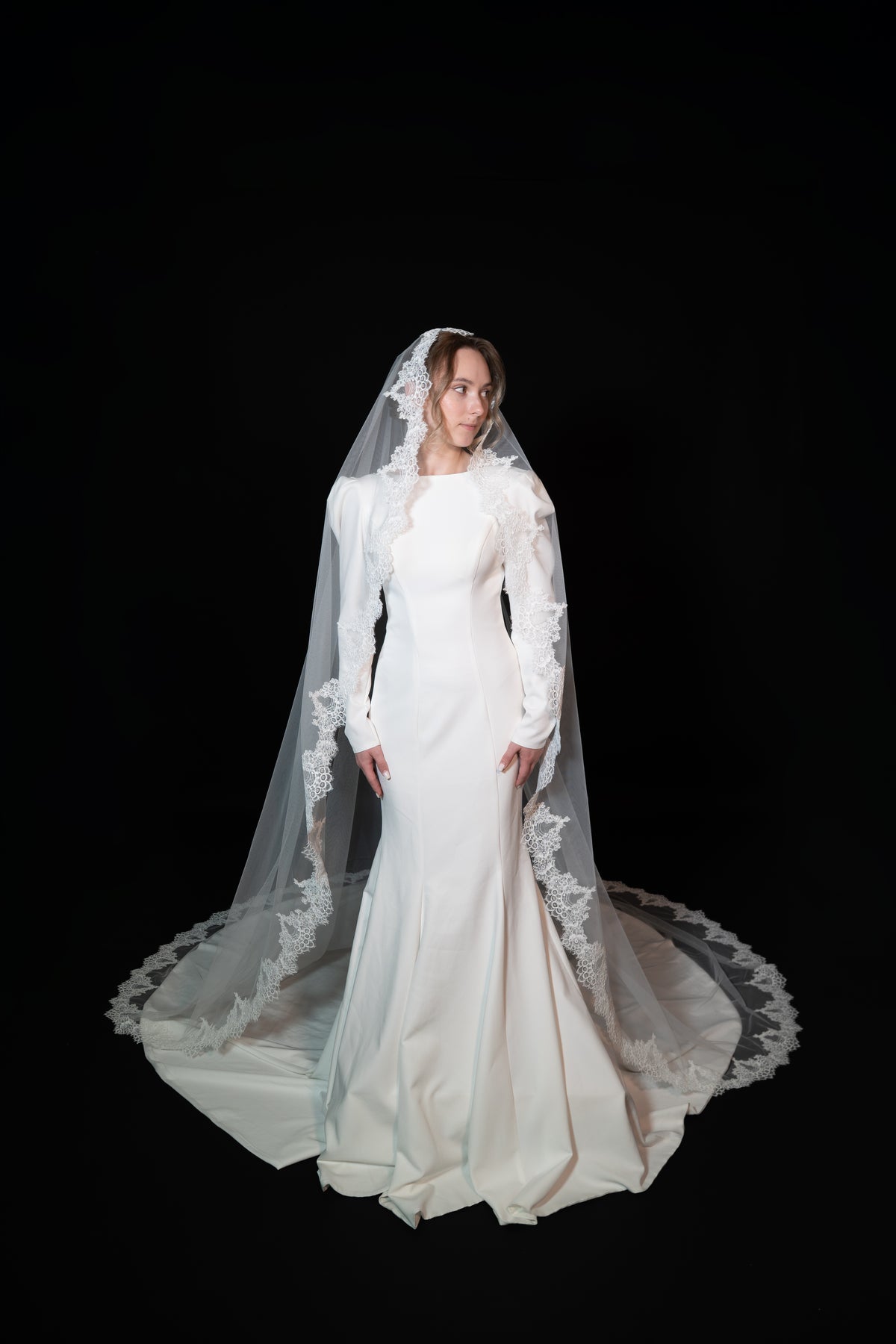 Lia Lace Cathedral Veil — photograph 5 of 5